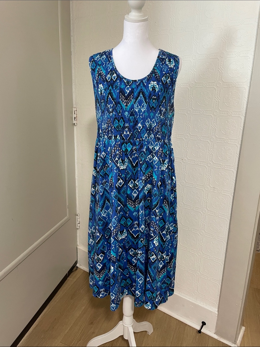 Coldwater Creek Blue & Teal Geometric Sleeveless Midi Dress with pockets